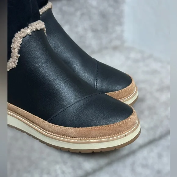 TOMS Makenna Black Leather Mid-Cath Shearling Boots Women’s 6 Style #10014172 - Picture 13 of 16